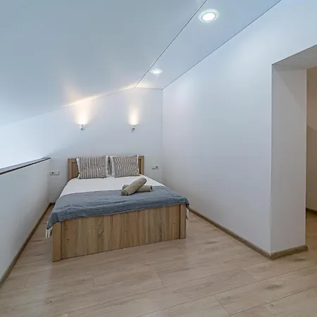 Urban Loft Nr2 With Ac & Parking